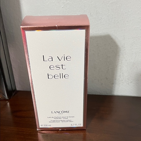 Large Lancôme La Vie Est Belle Perfumed Body Lotion - Picture 2 of 14